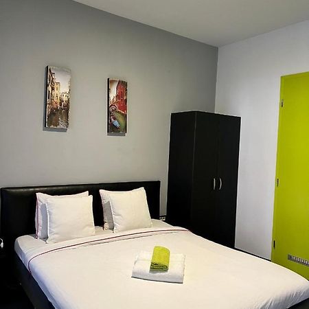 Himalayan Hostel ซาเกร็บ ภายนอก รูปภาพ
