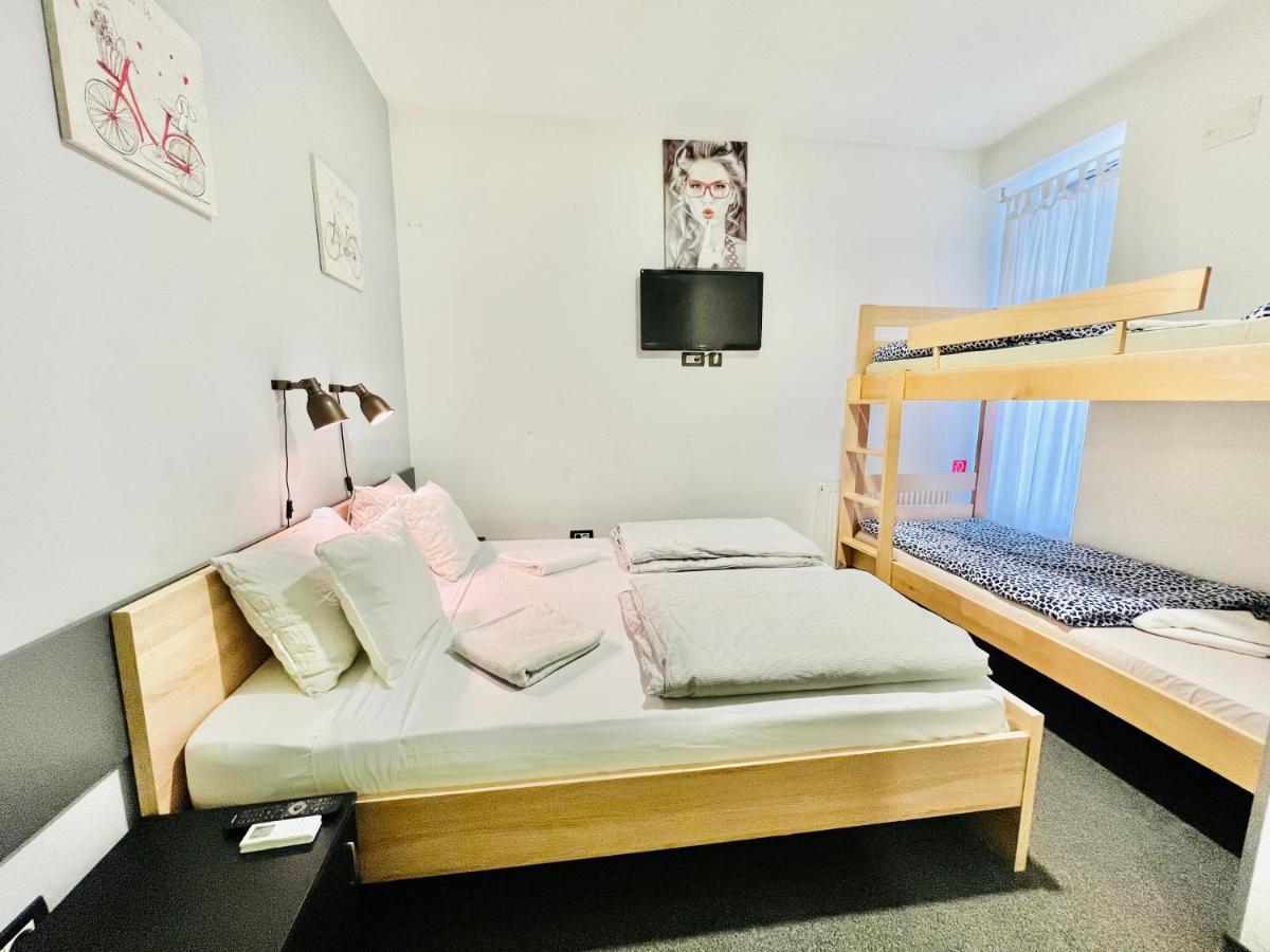 Himalayan Hostel ซาเกร็บ ภายนอก รูปภาพ