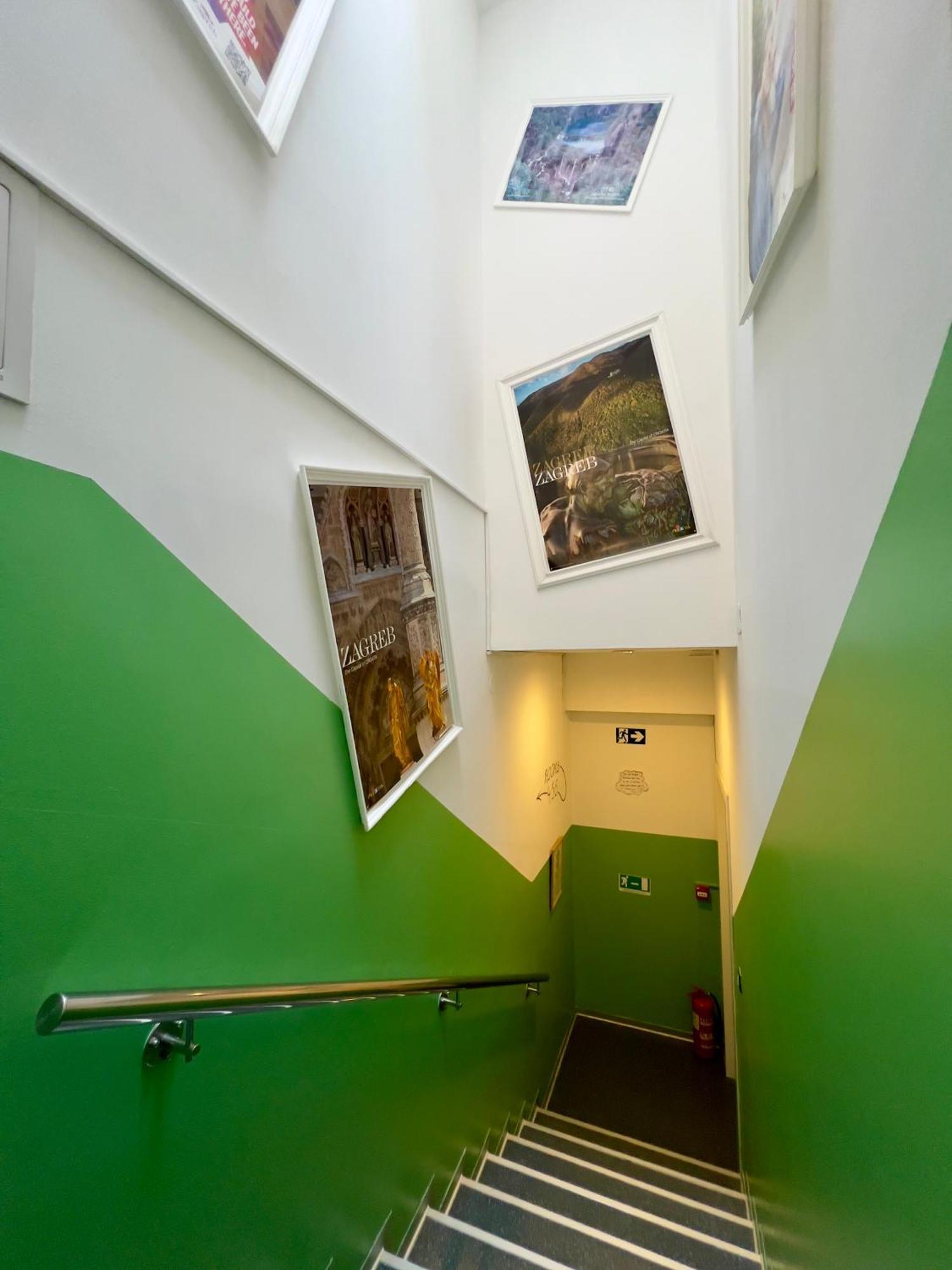 Himalayan Hostel ซาเกร็บ ภายนอก รูปภาพ