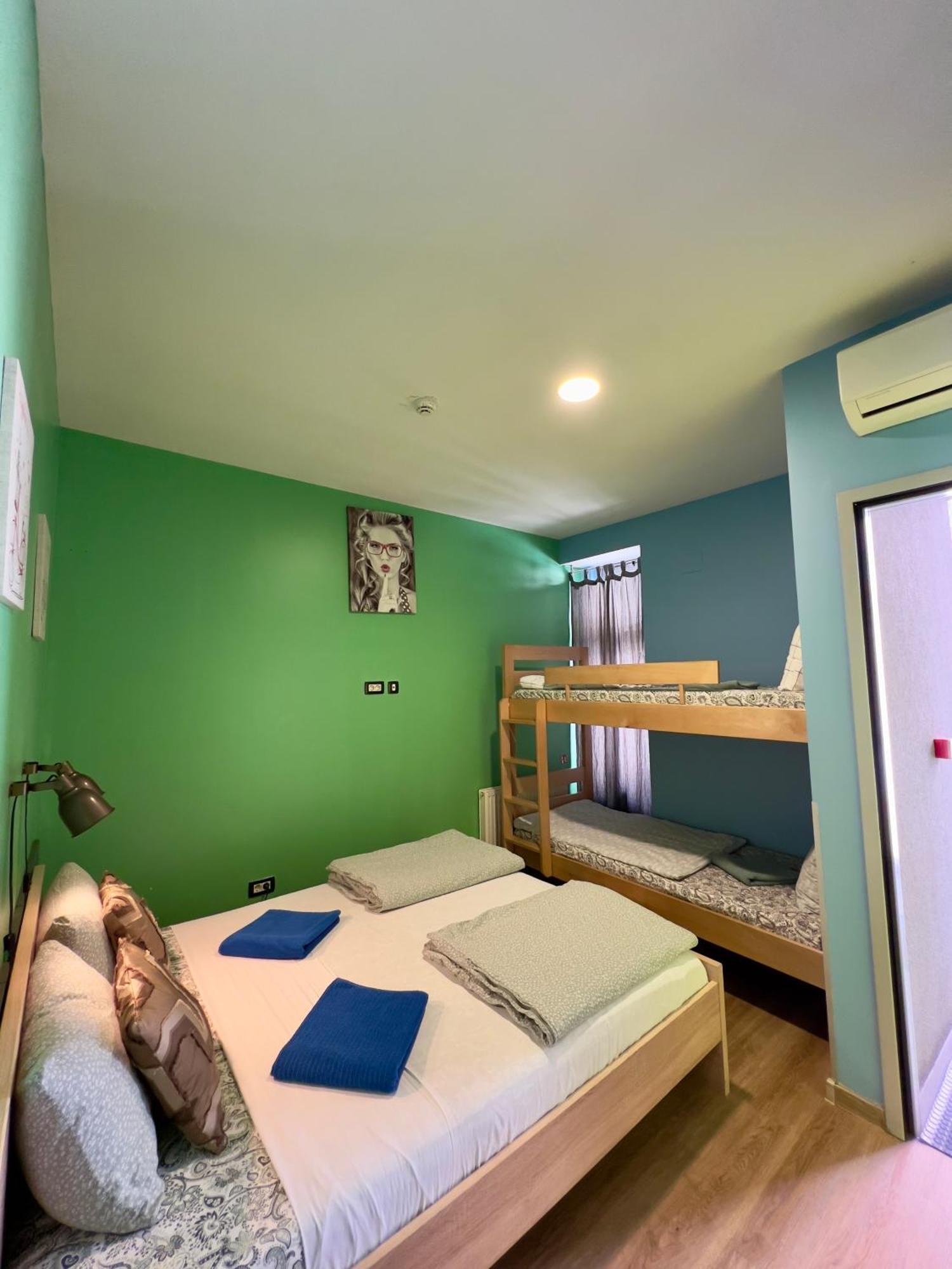 Himalayan Hostel ซาเกร็บ ภายนอก รูปภาพ